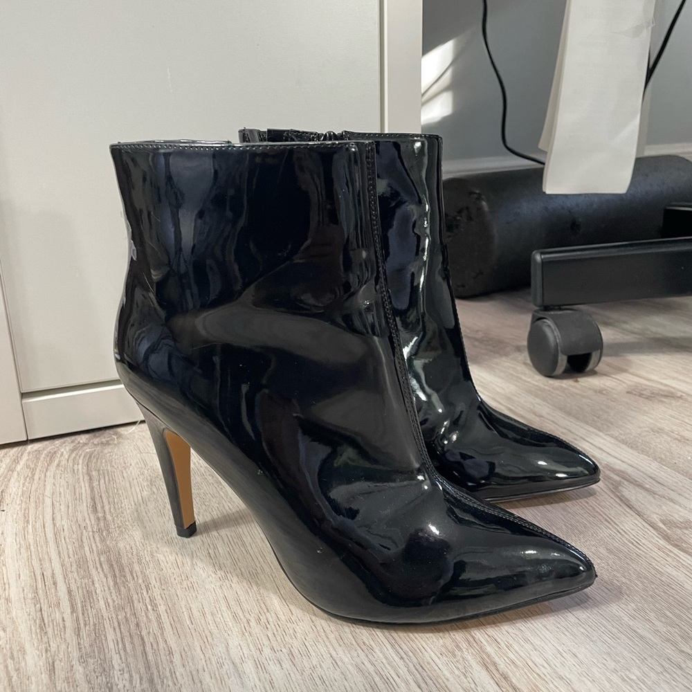 Heel booties